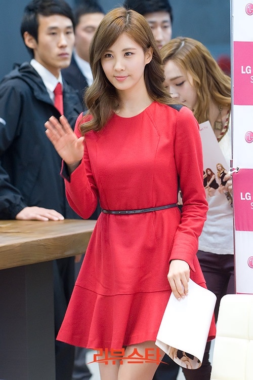 rAi8q